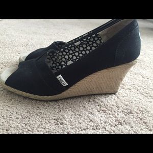 Toms Wedges Size 9